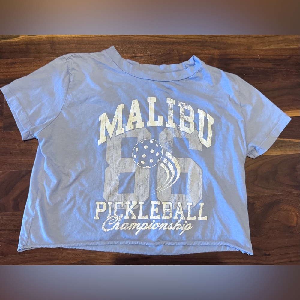 Malibu cropped  Blue Pickleball graphic t shirt medium